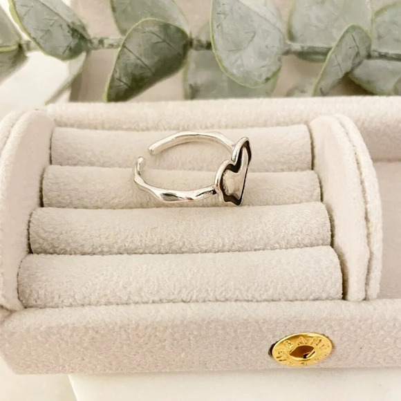 925 Sterling Silver Minimalist Black Heart Ring Dainty Heart Ring Black & Silver - Picture 7 of 9